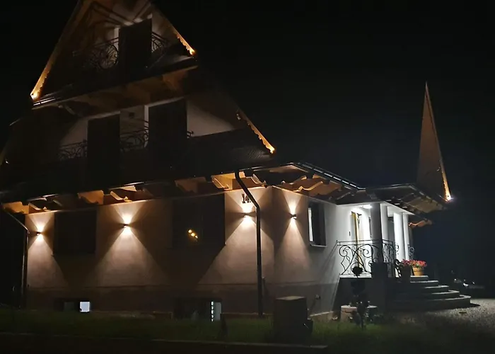 Kobiela 게스트하우스 *